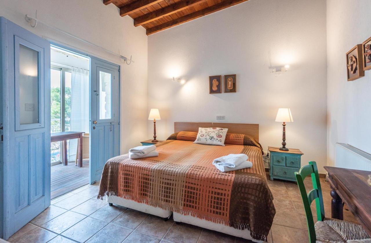 Adamos Hotel Apartments Tochni Extérieur photo