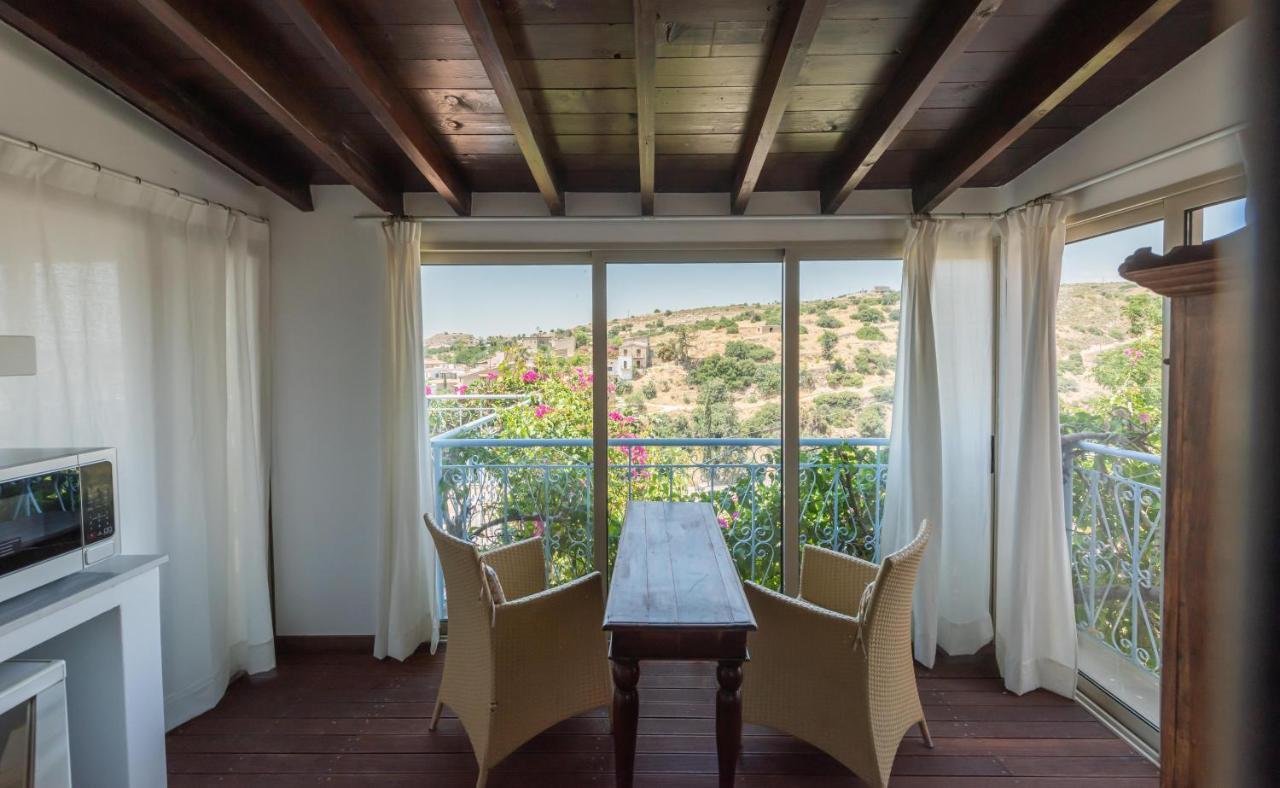 Adamos Hotel Apartments Tochni Extérieur photo