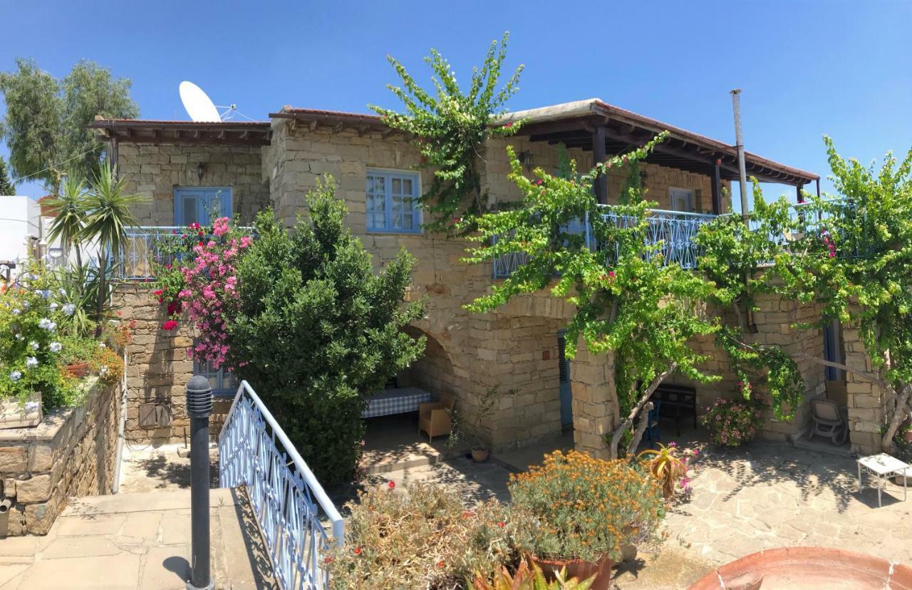 Adamos Hotel Apartments Tochni Extérieur photo