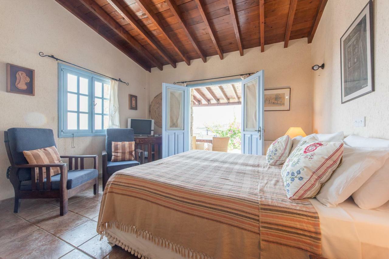 Adamos Hotel Apartments Tochni Extérieur photo